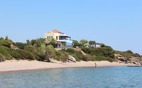 Paraktio Beach Apartments
